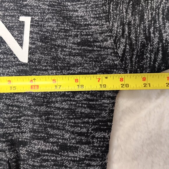 Queen pullover hoodie size small (flaw) - Picture 15 of 16